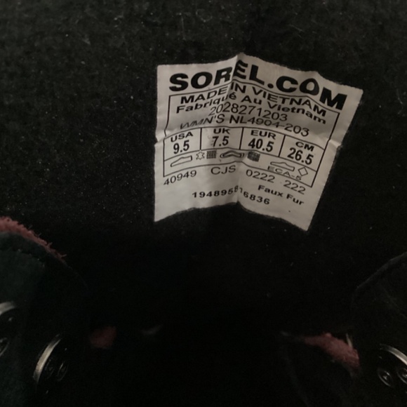 SOREL Kinetic Breakthru Conquest Waterproof Boot (Women), size 9.5 - Picture 5 of 12